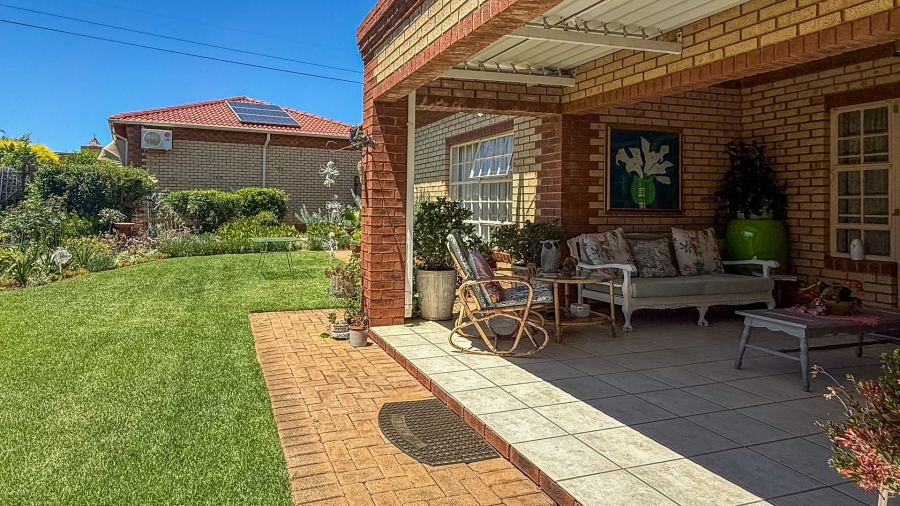2 Bedroom Property for Sale in Flamwood North West